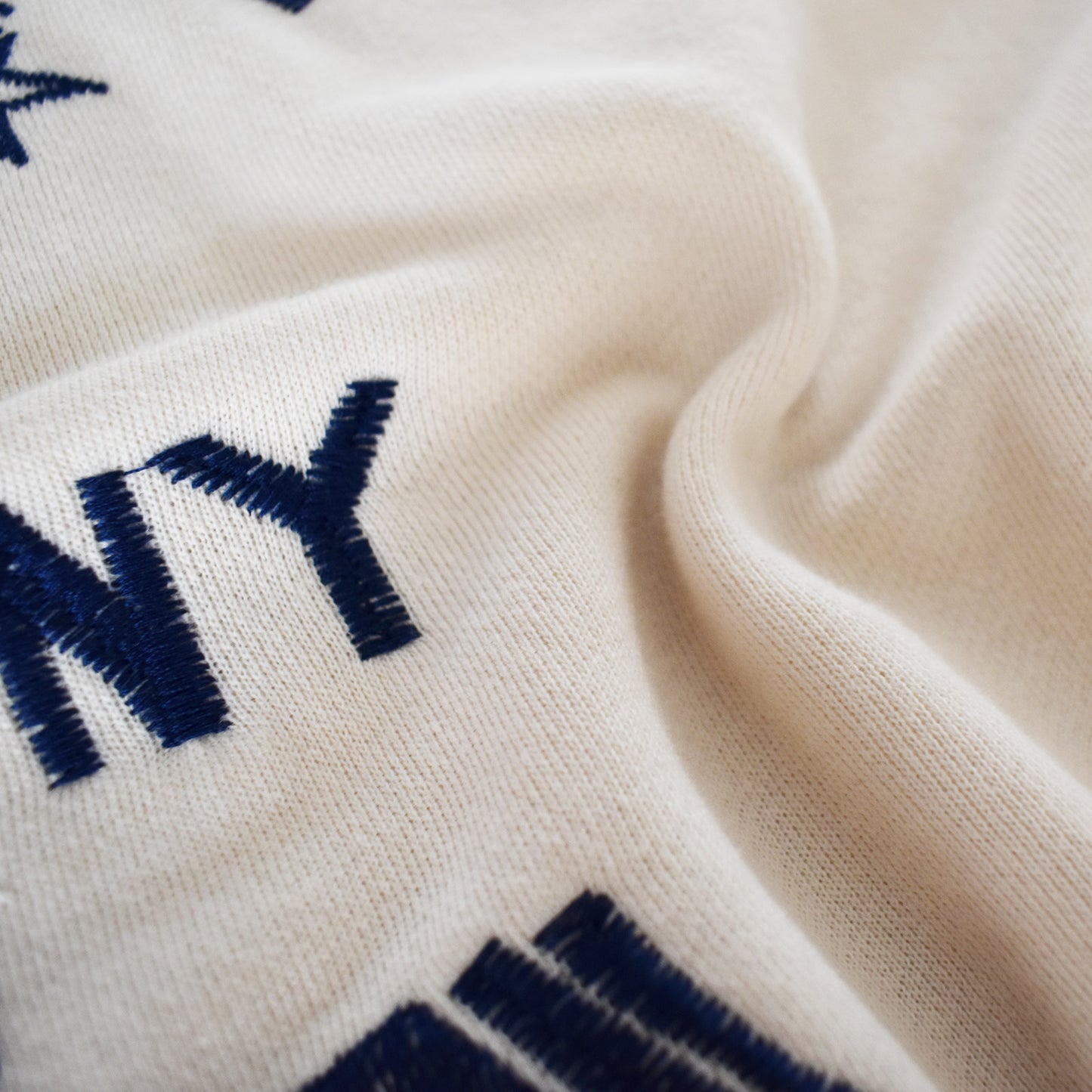 【KAKELA&TRANQUIL】ロングクルーカレッジ刺繍