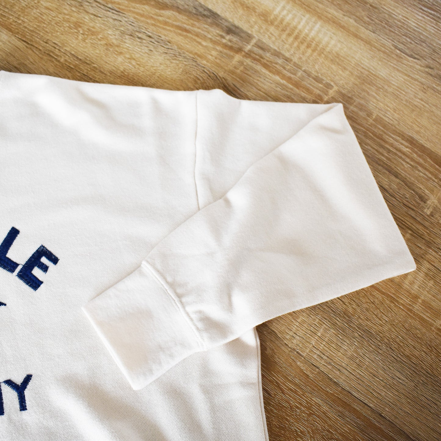 【KAKELA&TRANQUIL】ロングクルーカレッジ刺繍