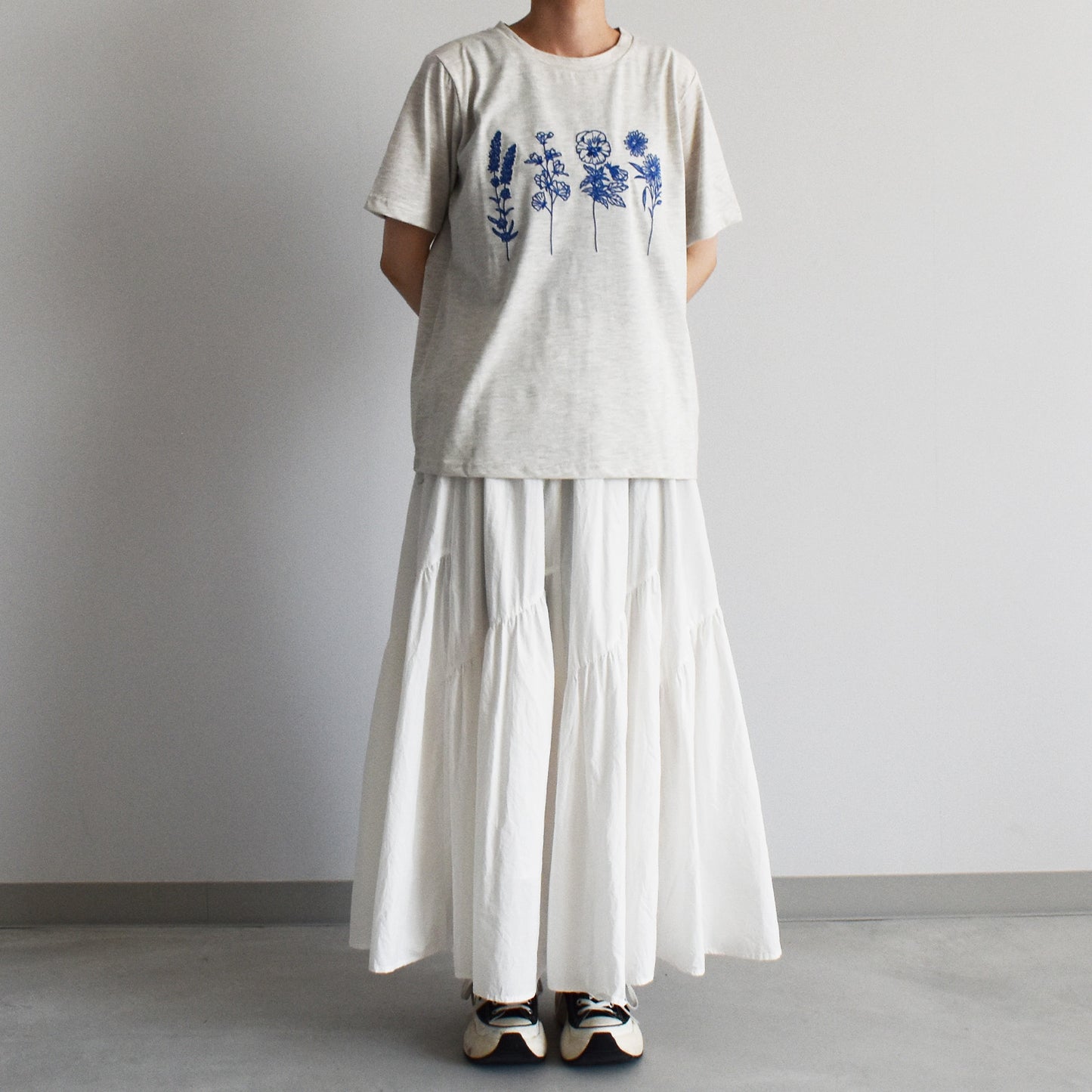 【gleam】花線画刺繍半袖T