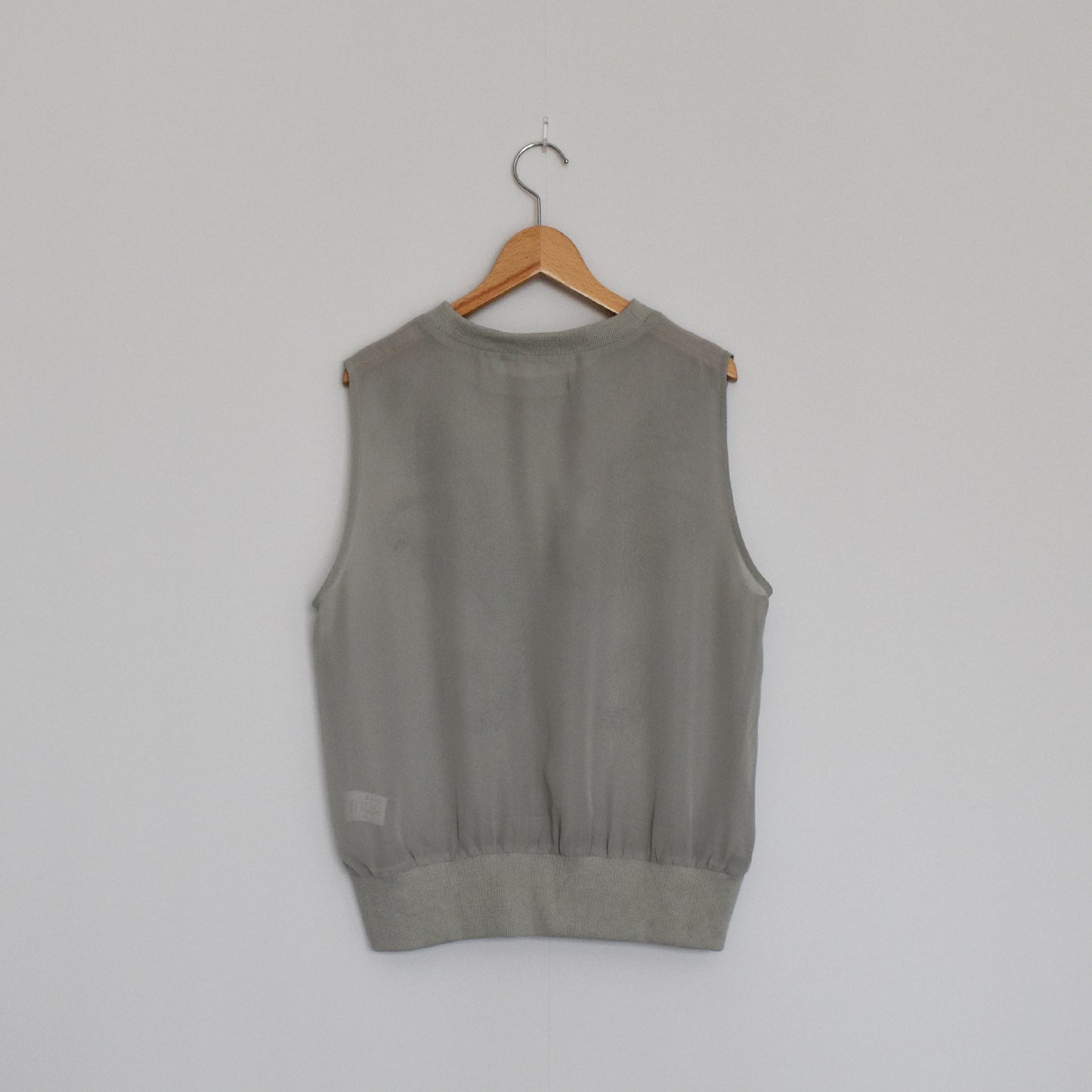 【urban hymns】モチーフコード刺繍ノースリーブプルオーバー