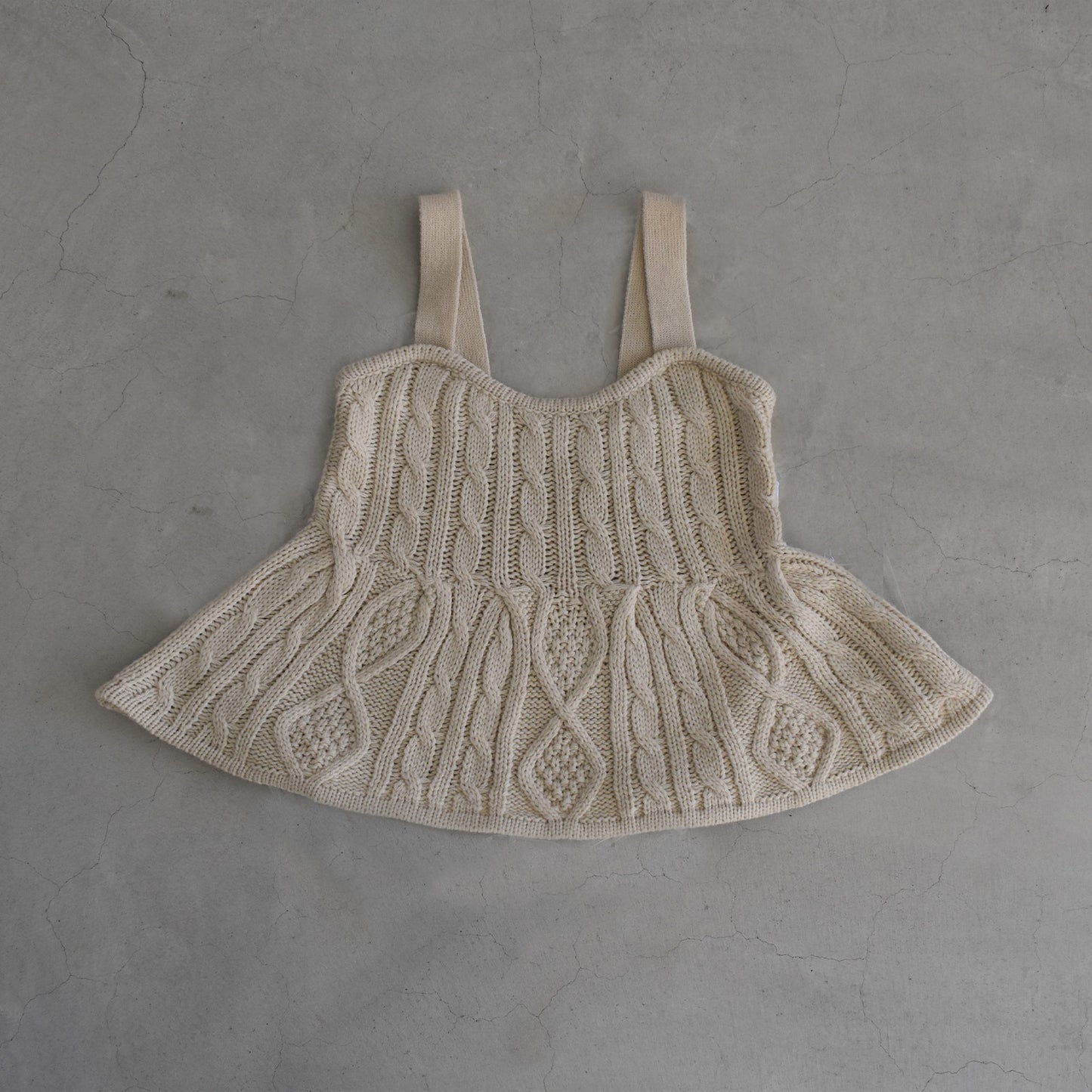 gleam ケーブル編みギャザービスチェ