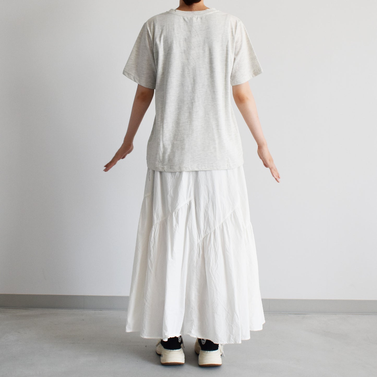 【gleam】花線画刺繍半袖T
