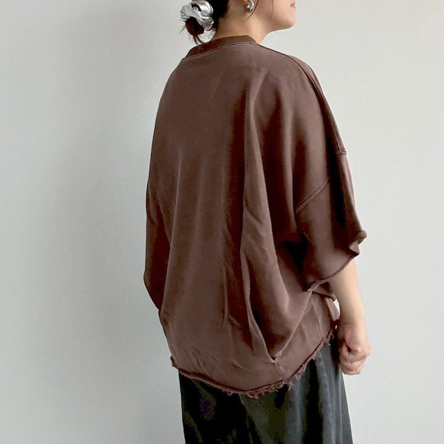 【en haut】裏毛ケミカルパウダー加工 スウェット THE STATE OFフロッキーロゴ プリントプルオーバー