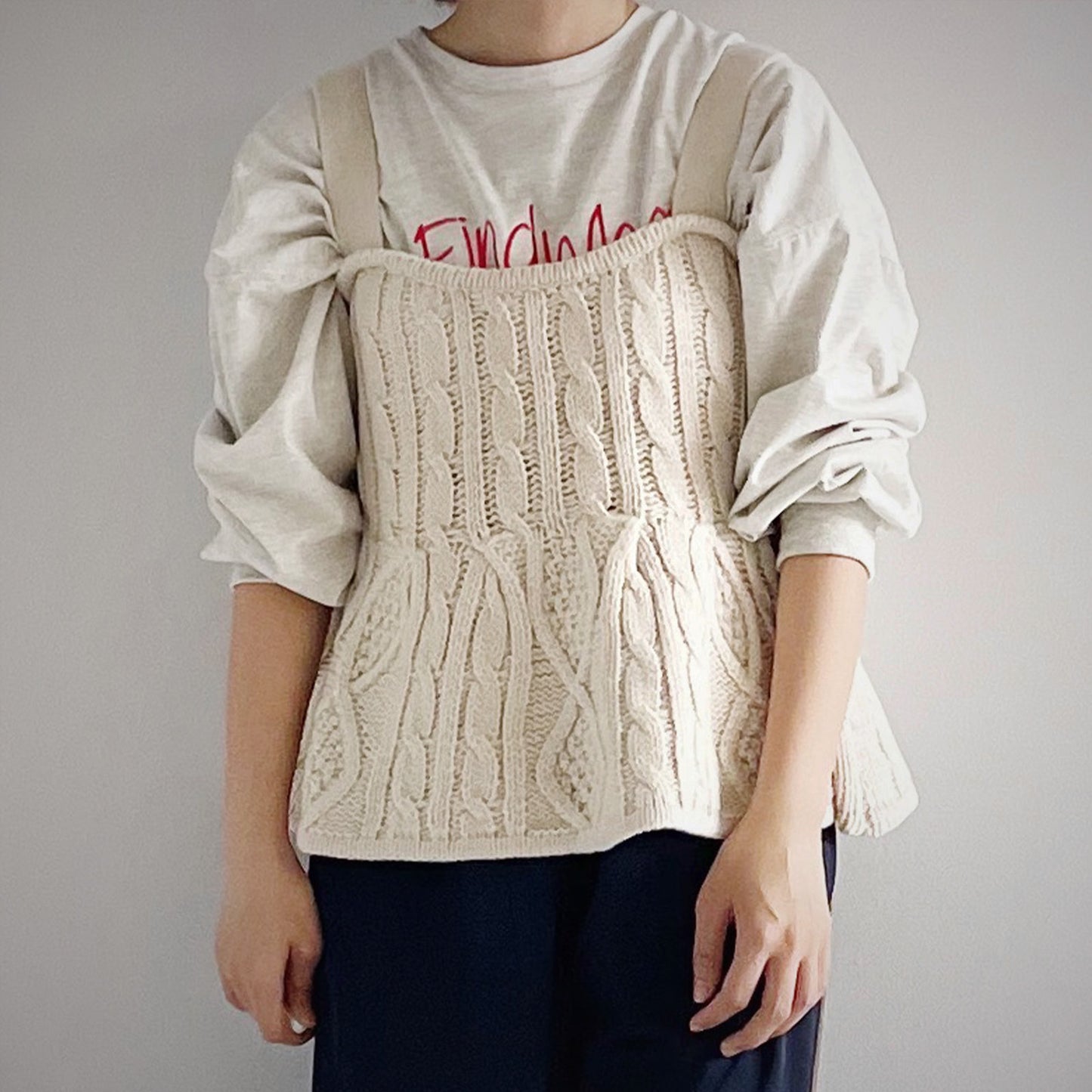 gleam ケーブル編みギャザービスチェ