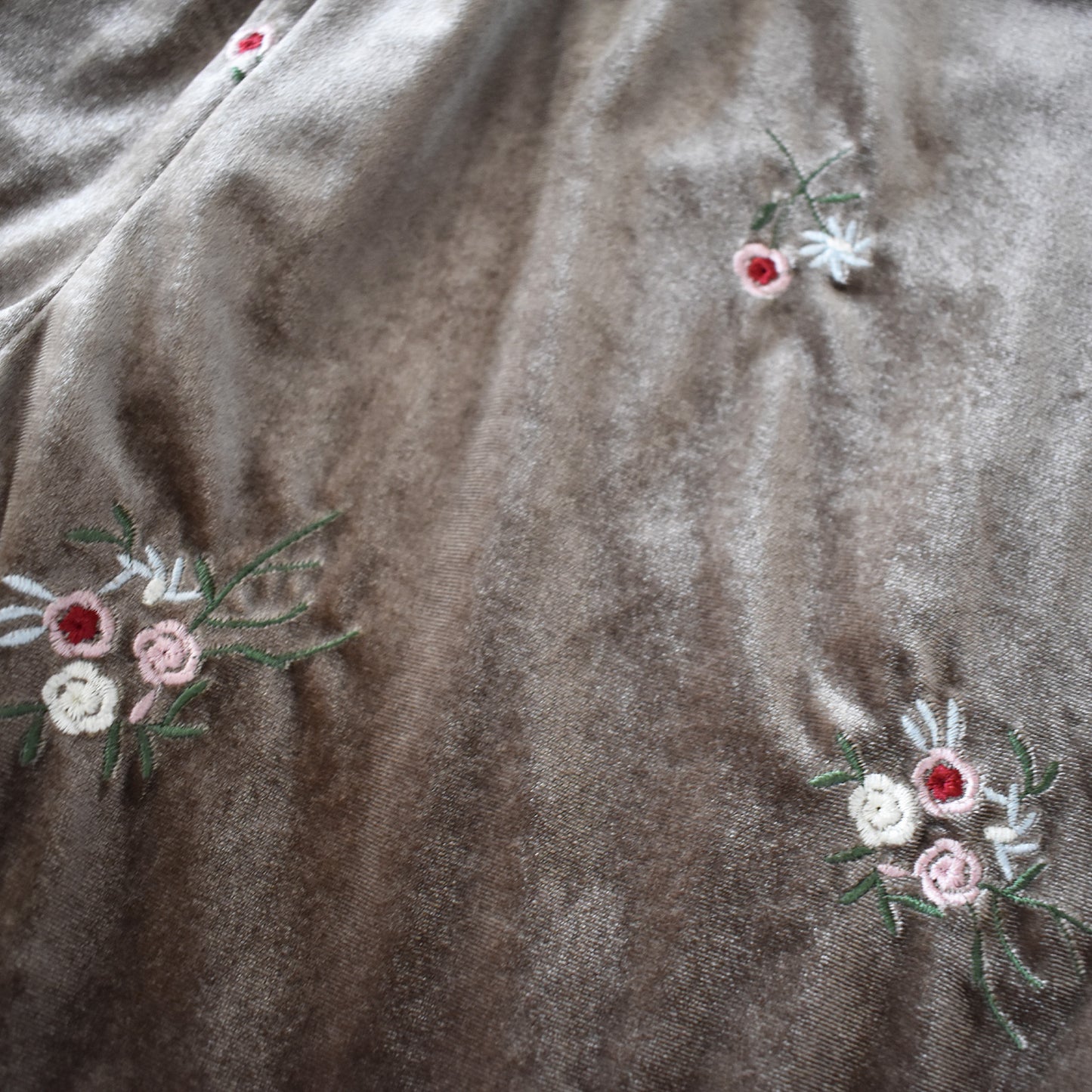 【gleam】花刺繍ベロアパンツ