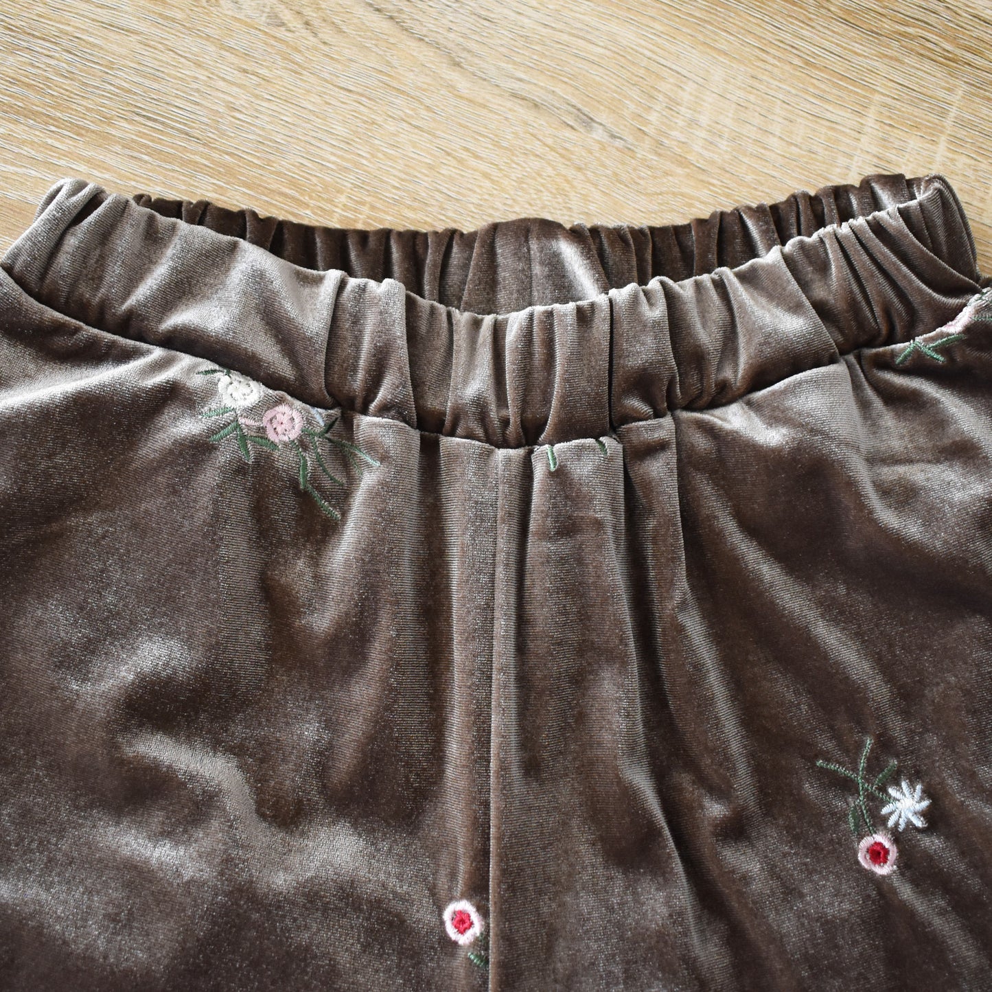 【gleam】花刺繍ベロアパンツ