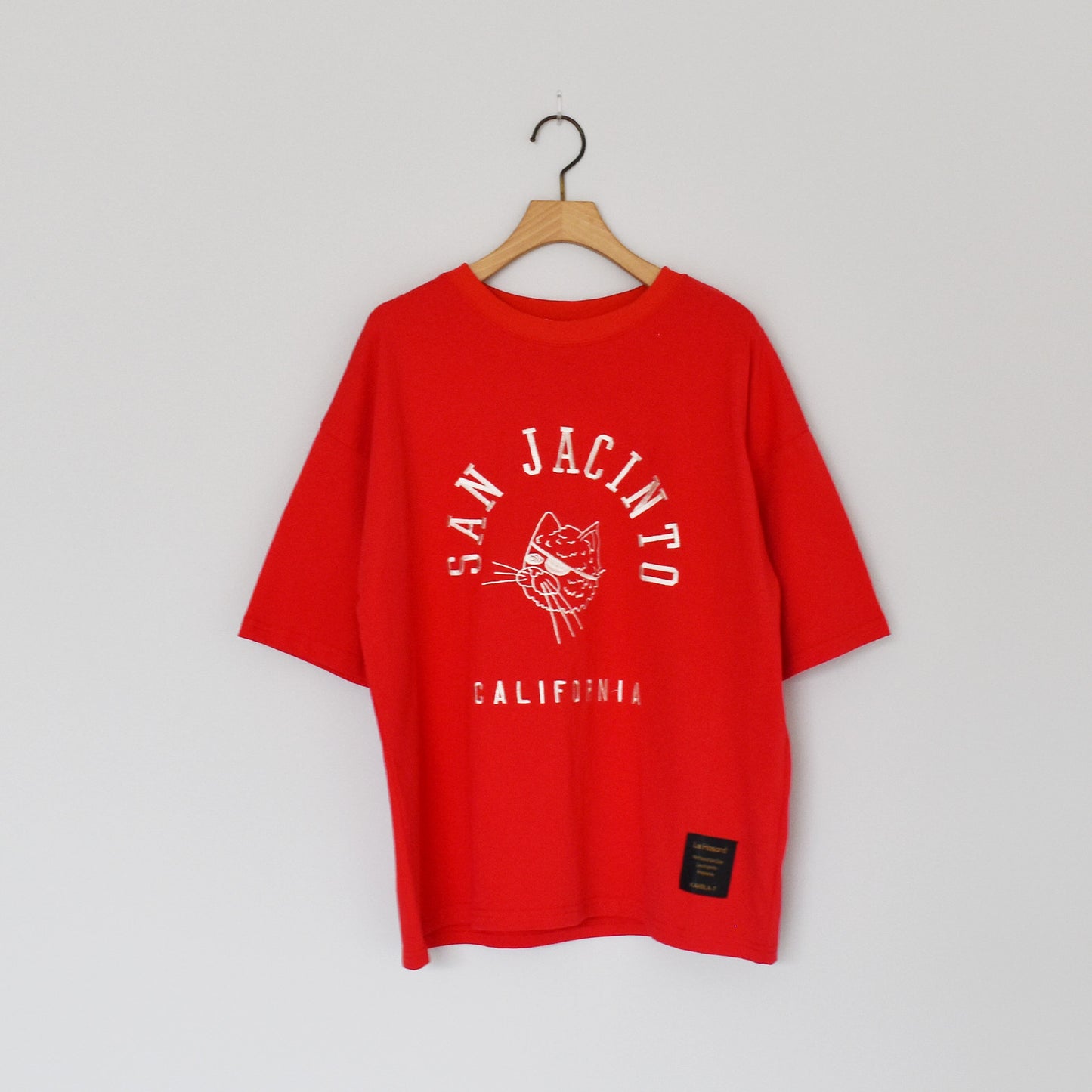 【KAKELA&TRANQUIL】猫カレッジ刺繍クルーT