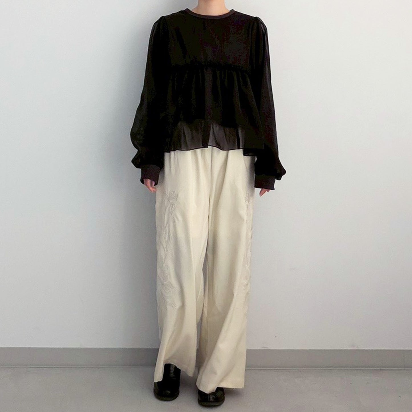 【gleam】脇花刺繍ワイドパンツ