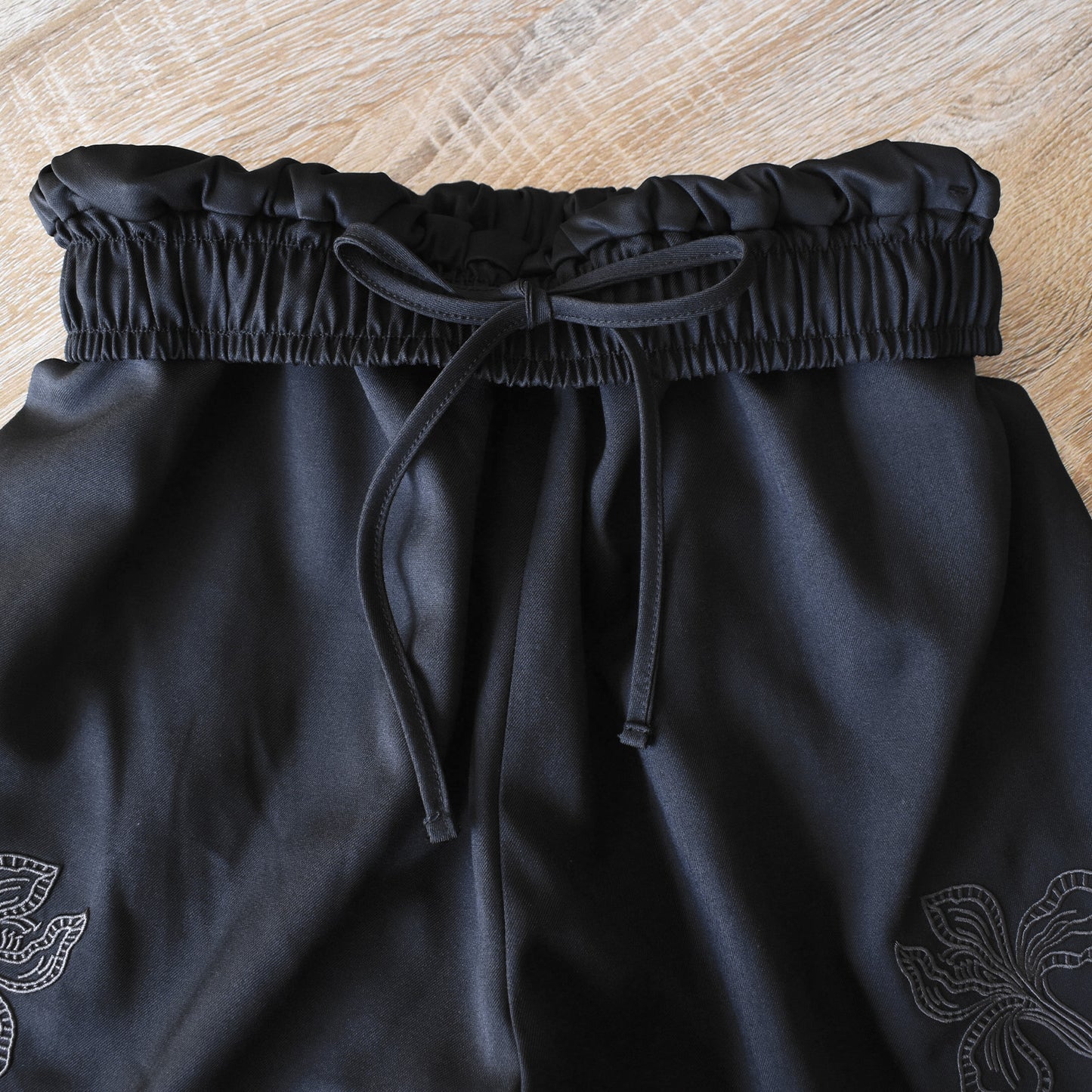 【gleam】脇花刺繍ワイドパンツ