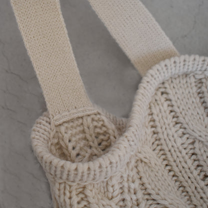 gleam ケーブル編みギャザービスチェ