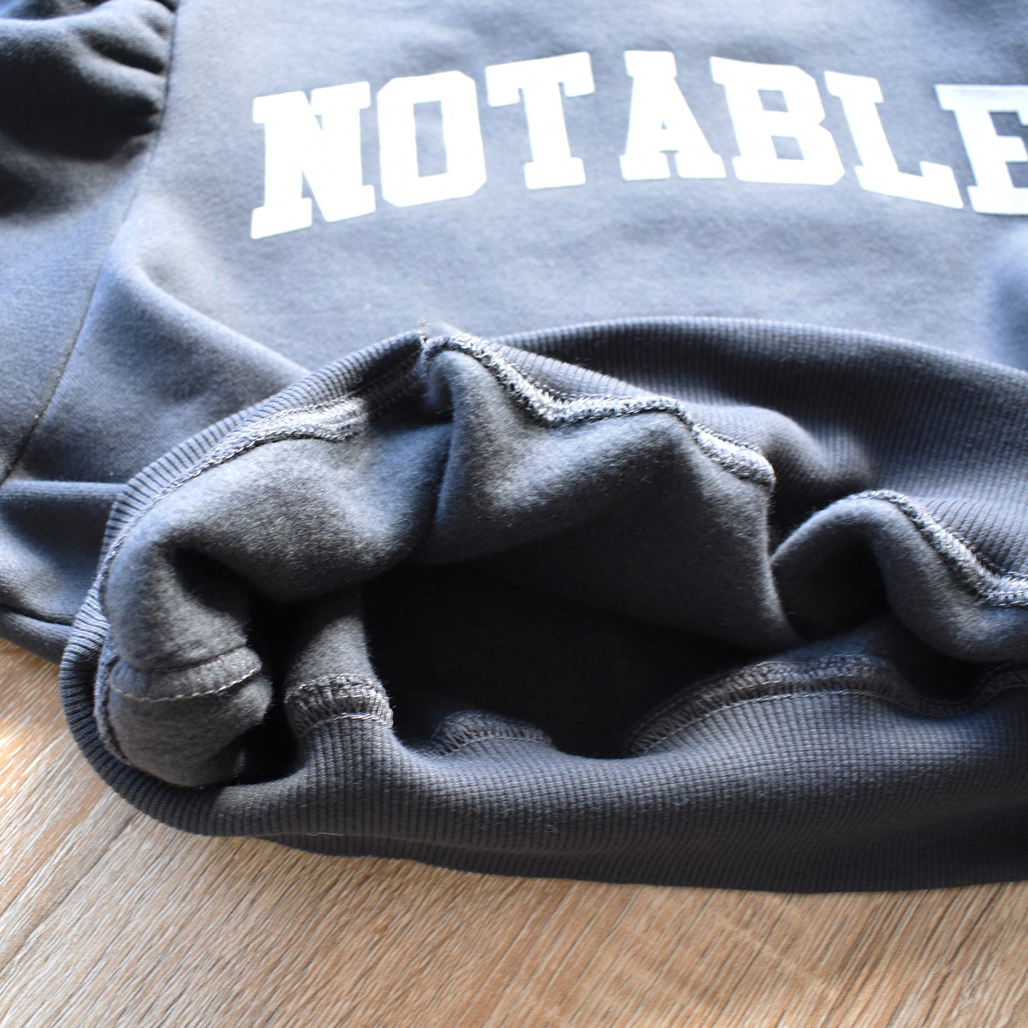 【gleam】裏起毛ロゴプリントパフ袖プルオーバー