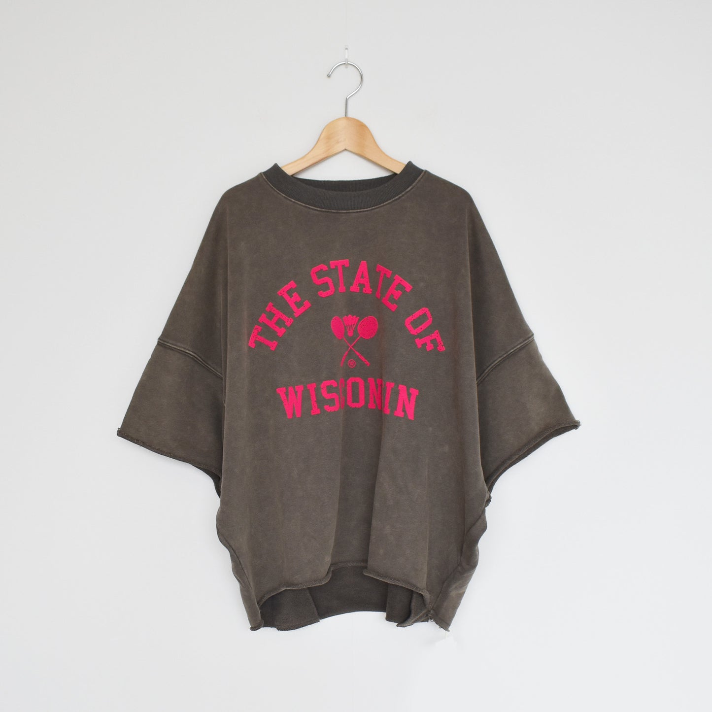 【en haut】裏毛ケミカルパウダー加工 スウェット THE STATE OFフロッキーロゴ プリントプルオーバー