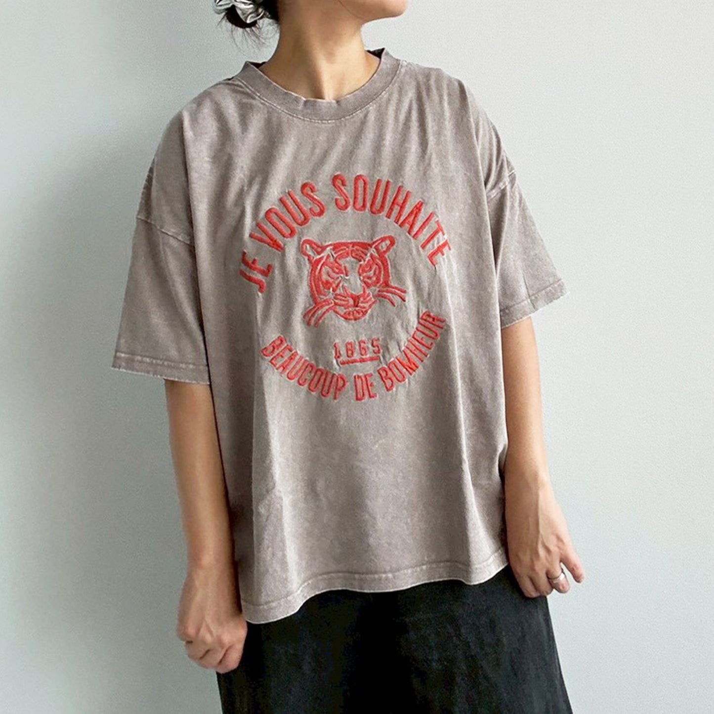 【KAKELA&TRANQUIL】Tigerカレッジ刺繍T