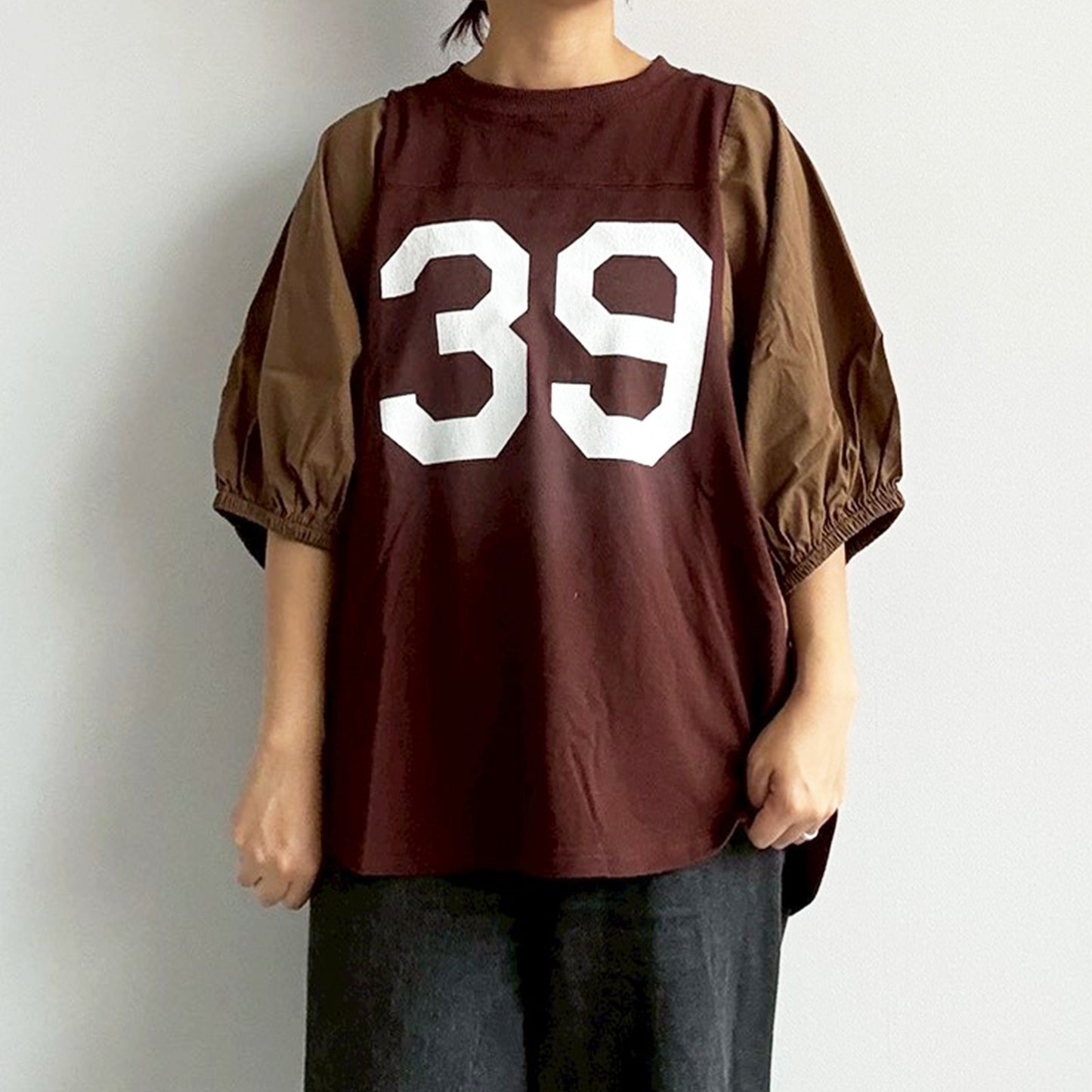 【en haut】ナンバリングロゴ袖ボリュームドルマンTシャツ