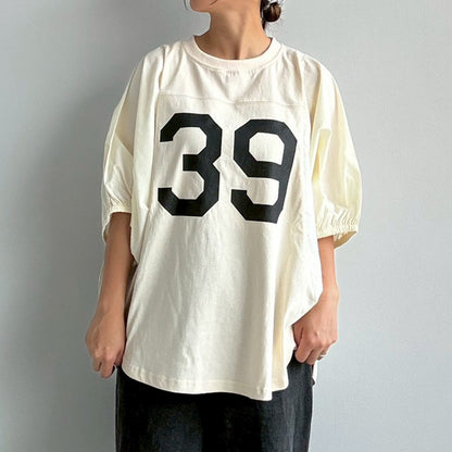 【en haut】ナンバリングロゴ袖ボリュームドルマンTシャツ