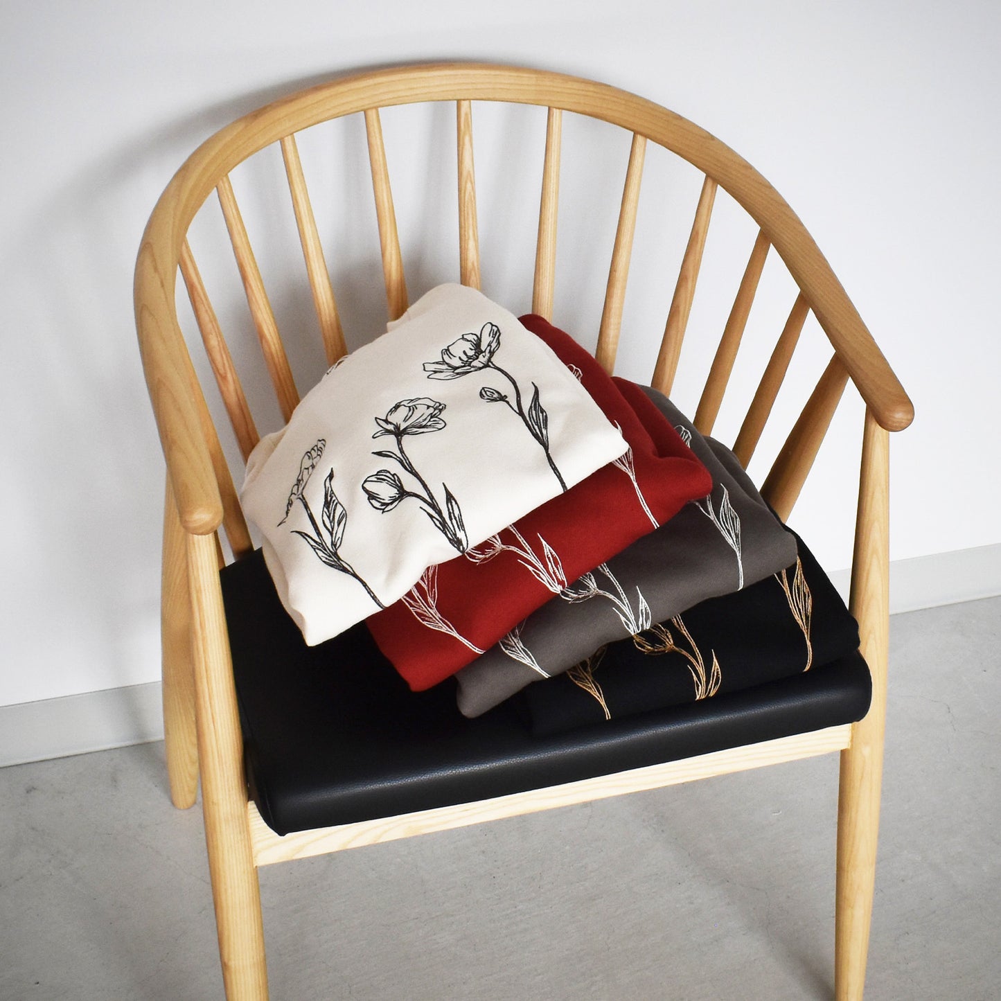 【gleam】線画フラワー刺繍BIGプルオーバー