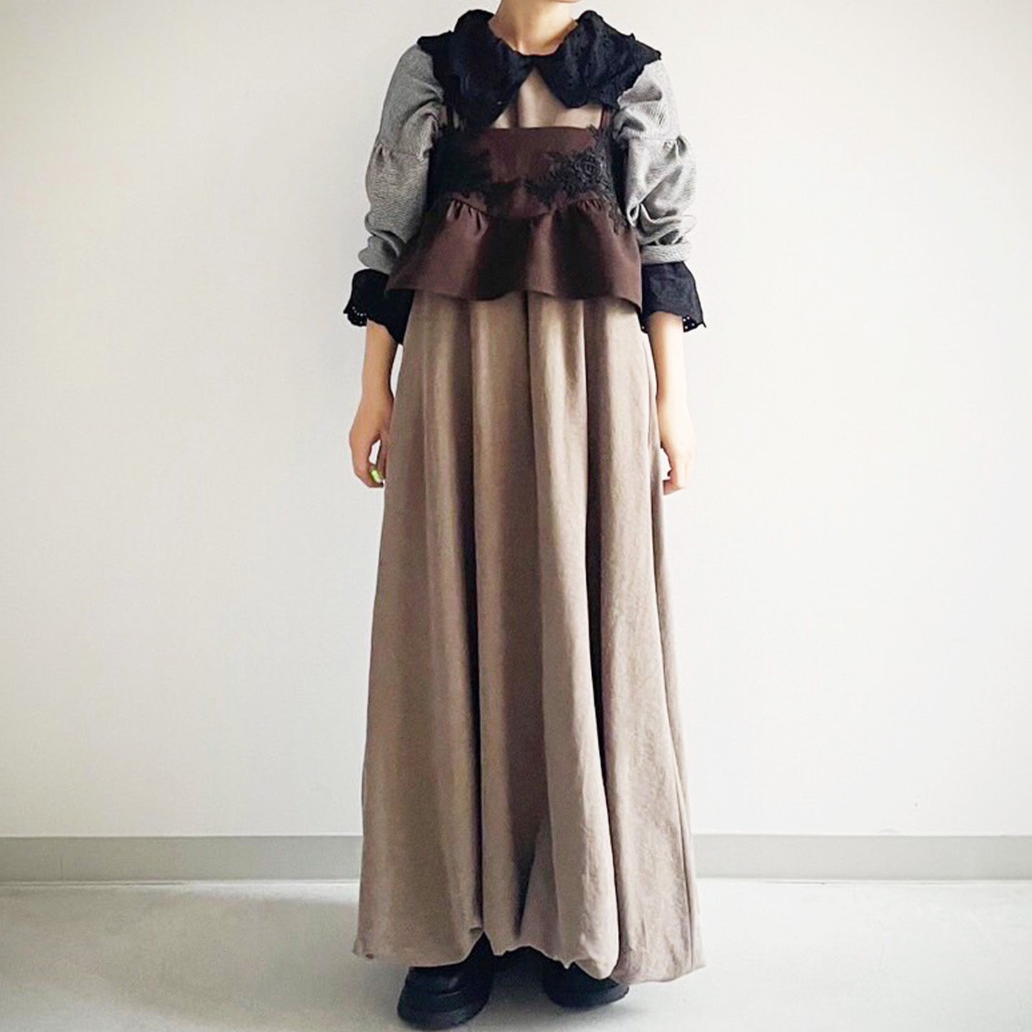 【gleam】フラワーレース付きビスチェ