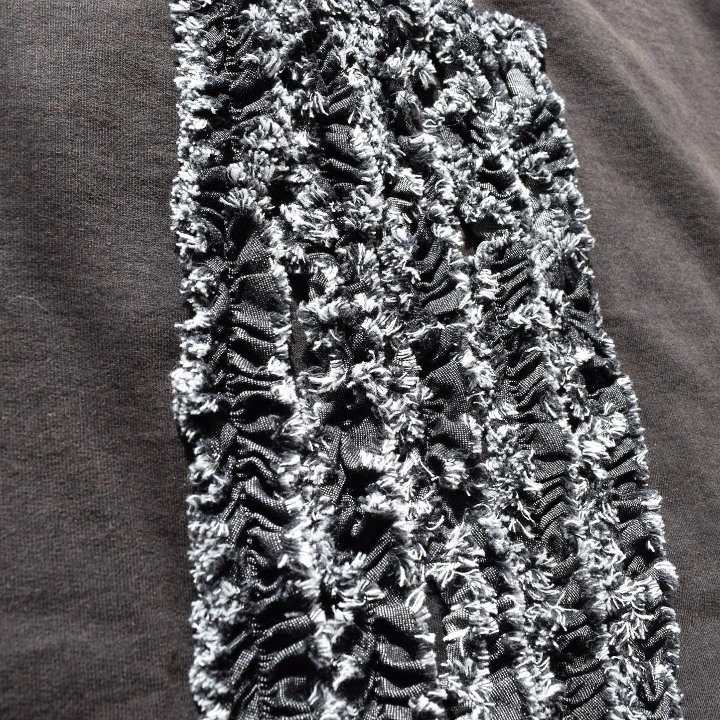 【KAKELA＆TRANQUIL】デニムフリル加工クルー