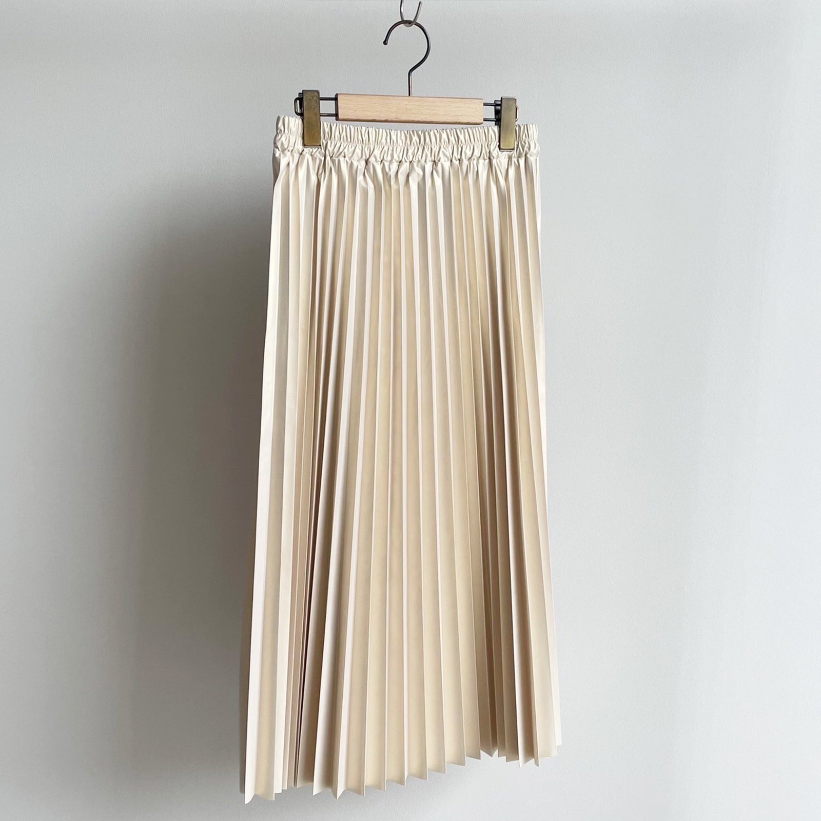 FURRY]光沢プリーツスカート – fiLL