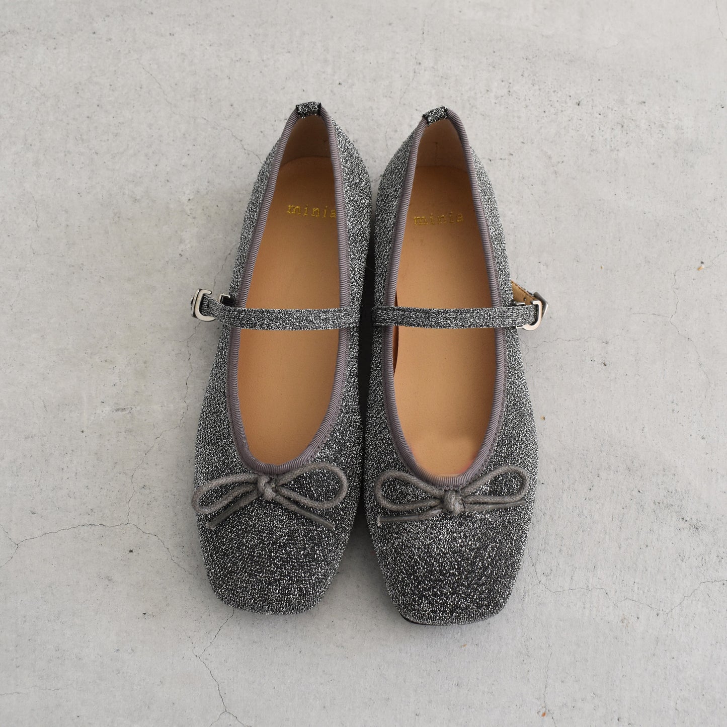 【minia】ストラップ付バレエシューズ