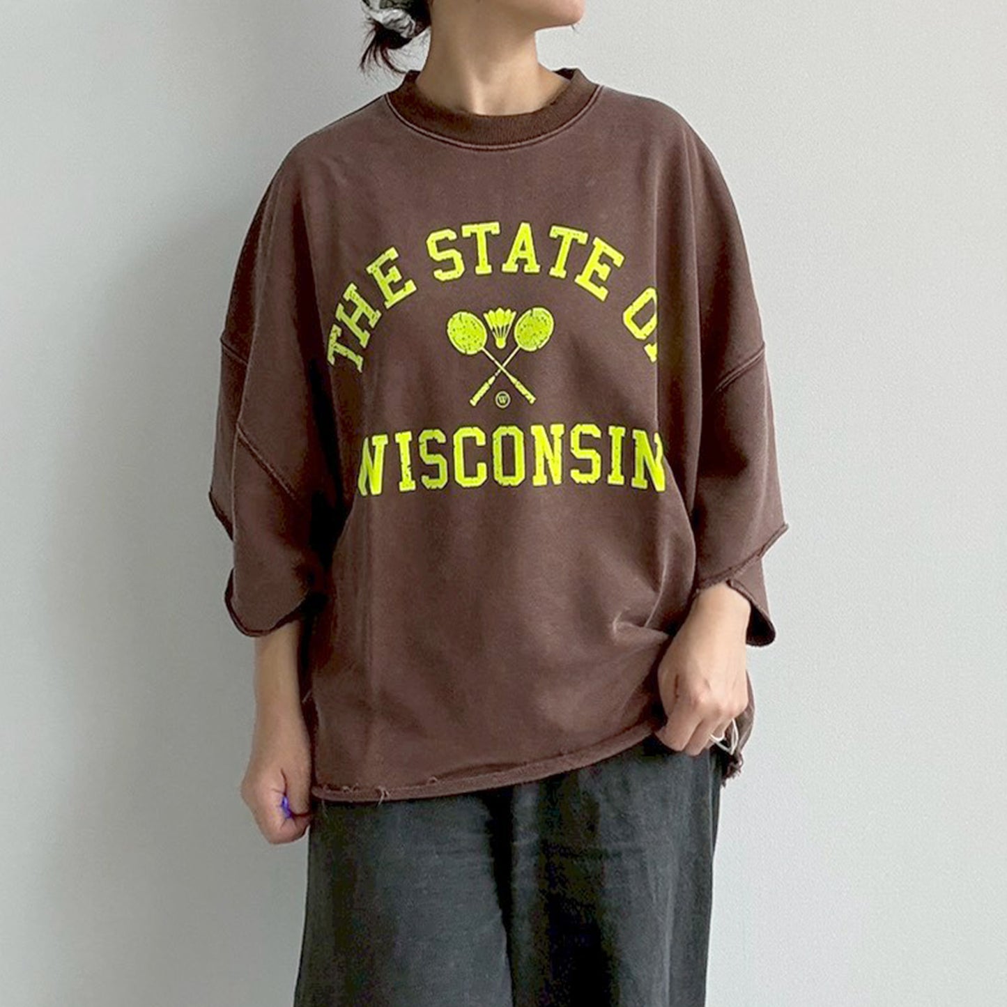 【en haut】裏毛ケミカルパウダー加工 スウェット THE STATE OFフロッキーロゴ プリントプルオーバー