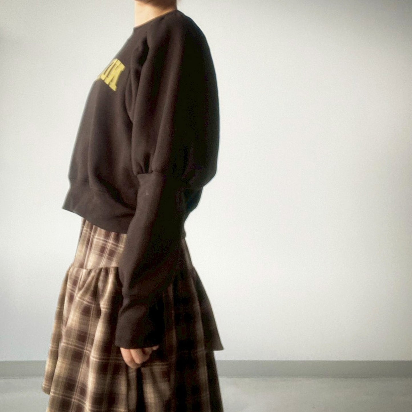 【gleam】裏起毛ロゴプリントパフ袖プルオーバー