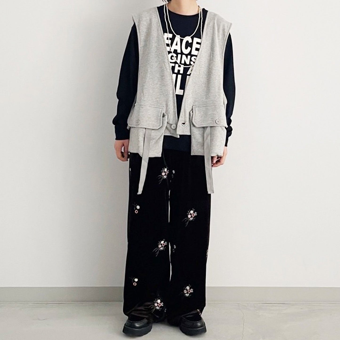 【gleam】花刺繍ベロアパンツ