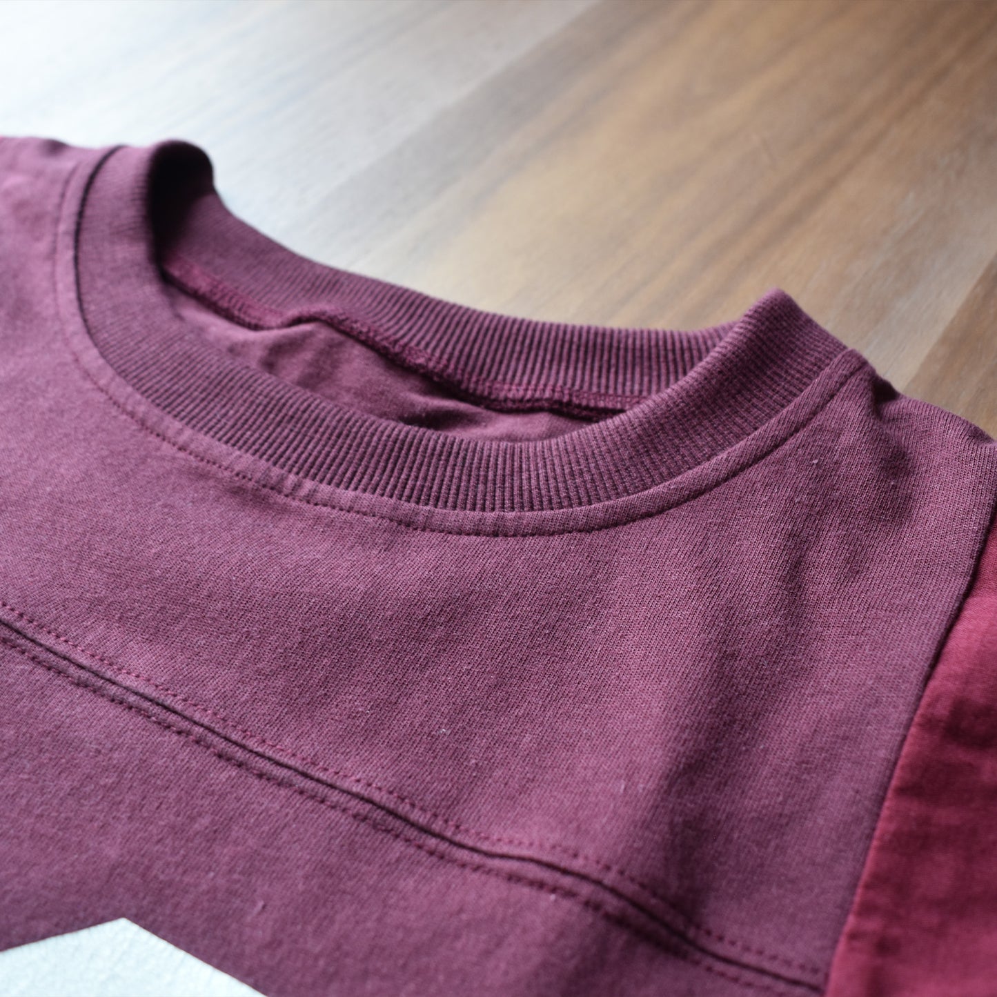 【en haut】ナンバリングロゴ袖ボリュームドルマンTシャツ