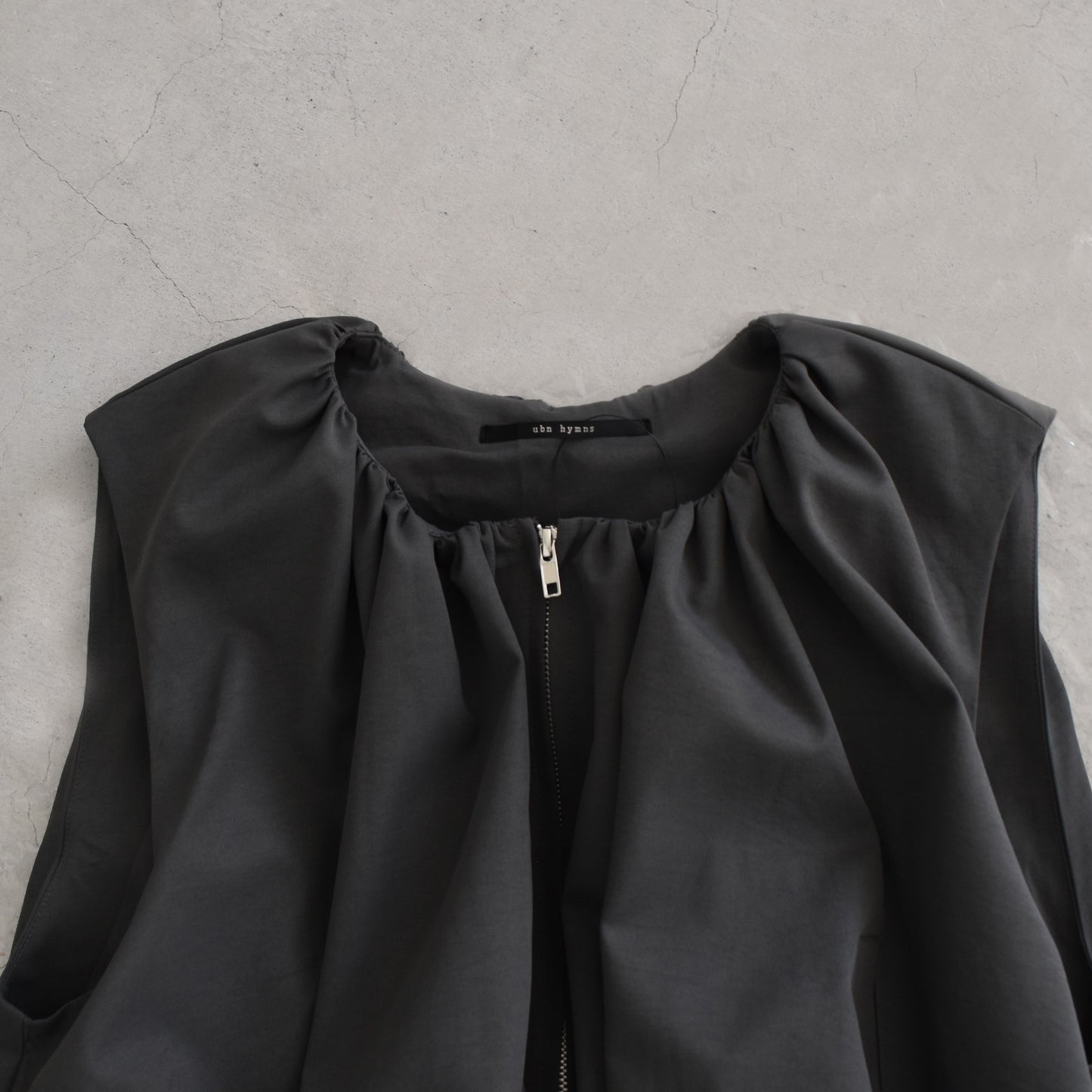 【urban hymns】バルーン前後差ベスト