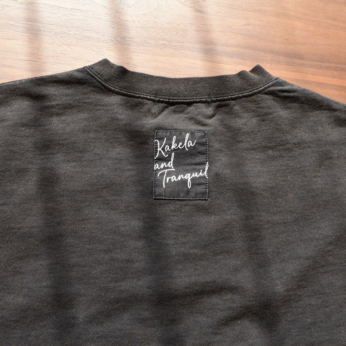 【KAKELA＆TRANQUIL】デニムフリル加工クルー