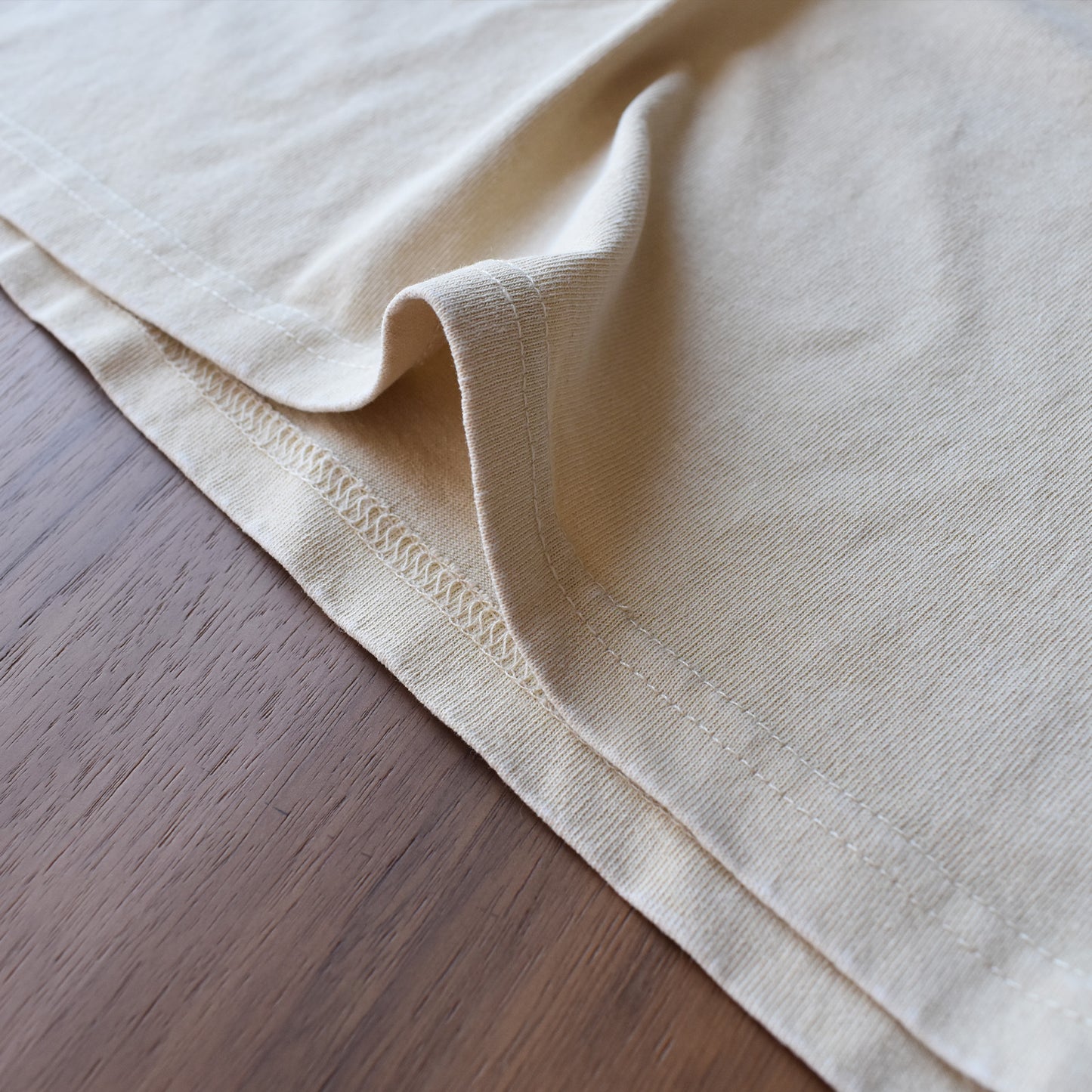 【KAKELA＆TRANQUIL】刺繍ロゴクルーT