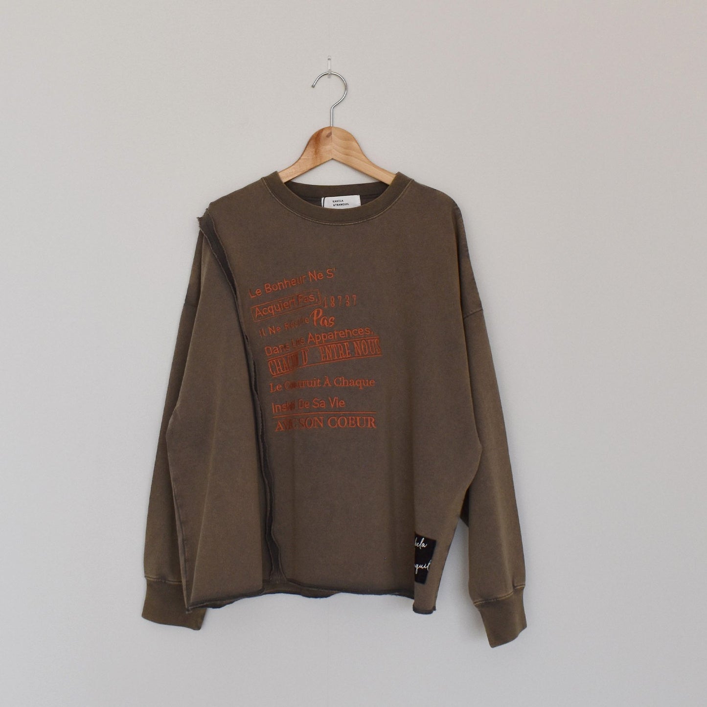 【KAKELA＆TRANQUIL】ワイド刺繍切替ロゴ